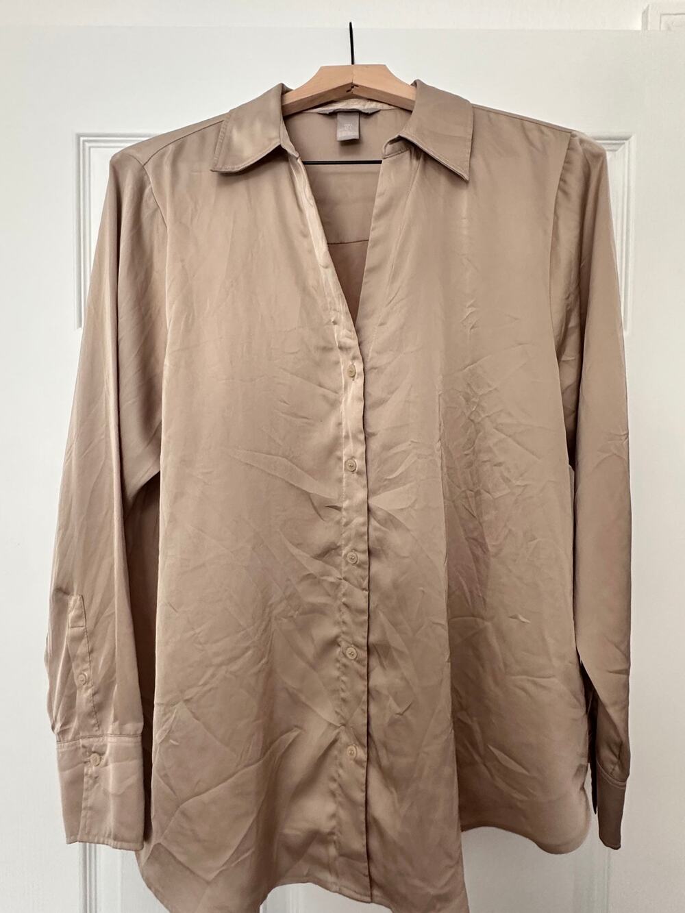 H&M Women L Champagne Satin Button Down Shirt Blouse Long Sleeve Neutral